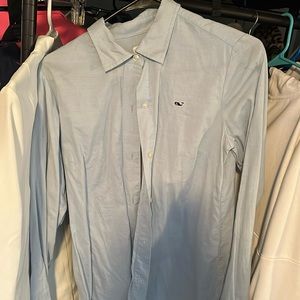 Vineyard Vines Women’s button up size 4